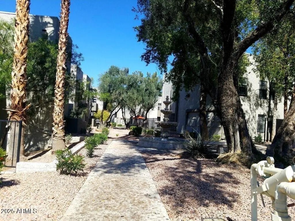 Photo of Listing #6926282