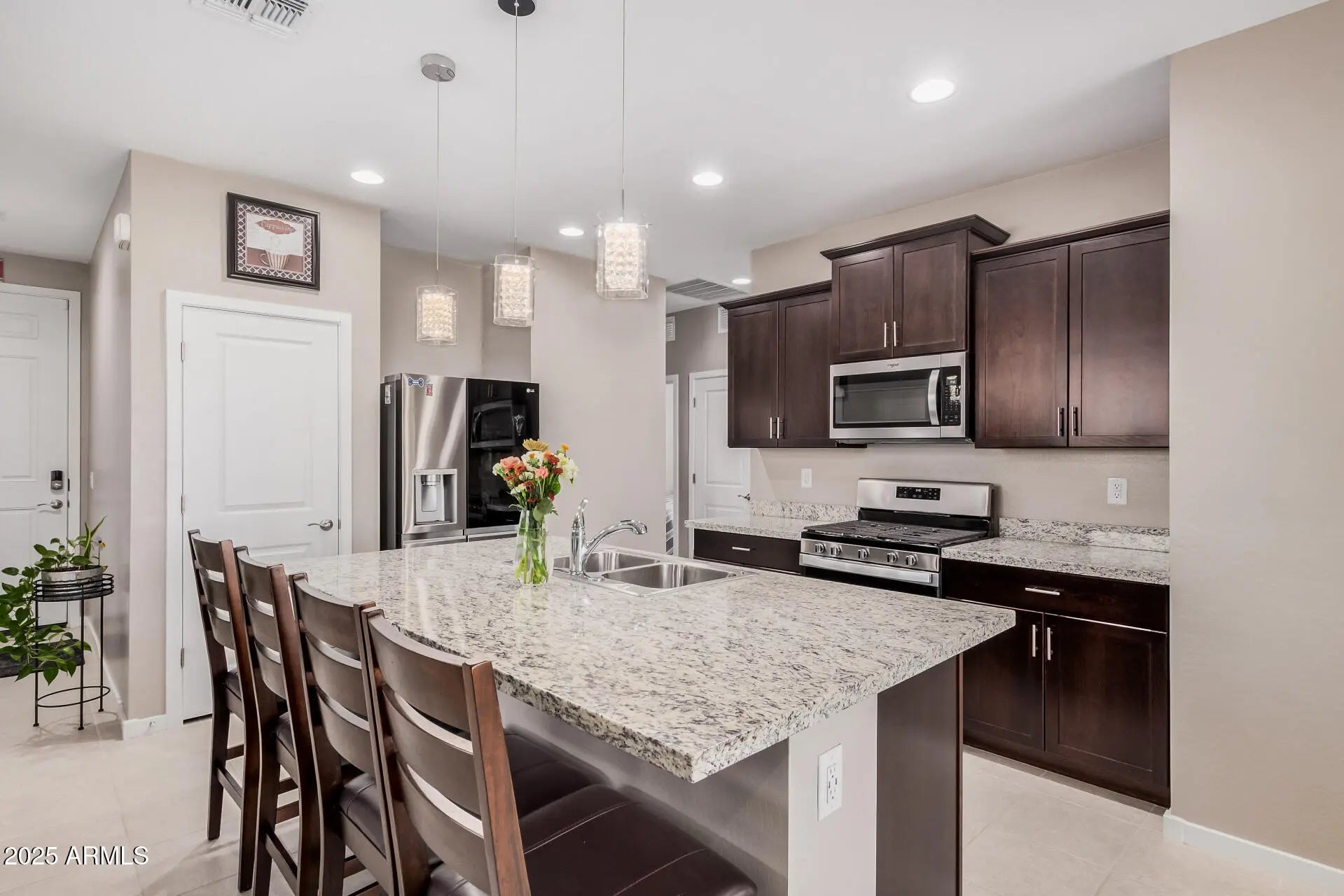 Photo of Listing #6930731