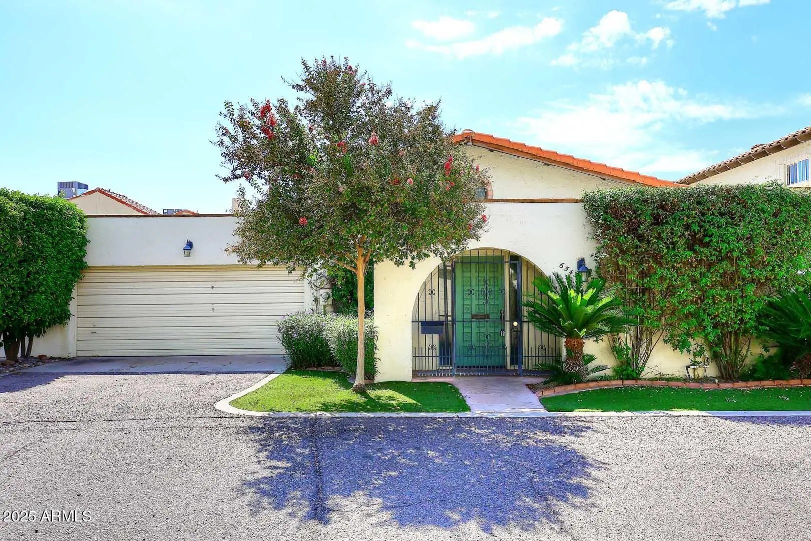 Photo of Listing #6923331