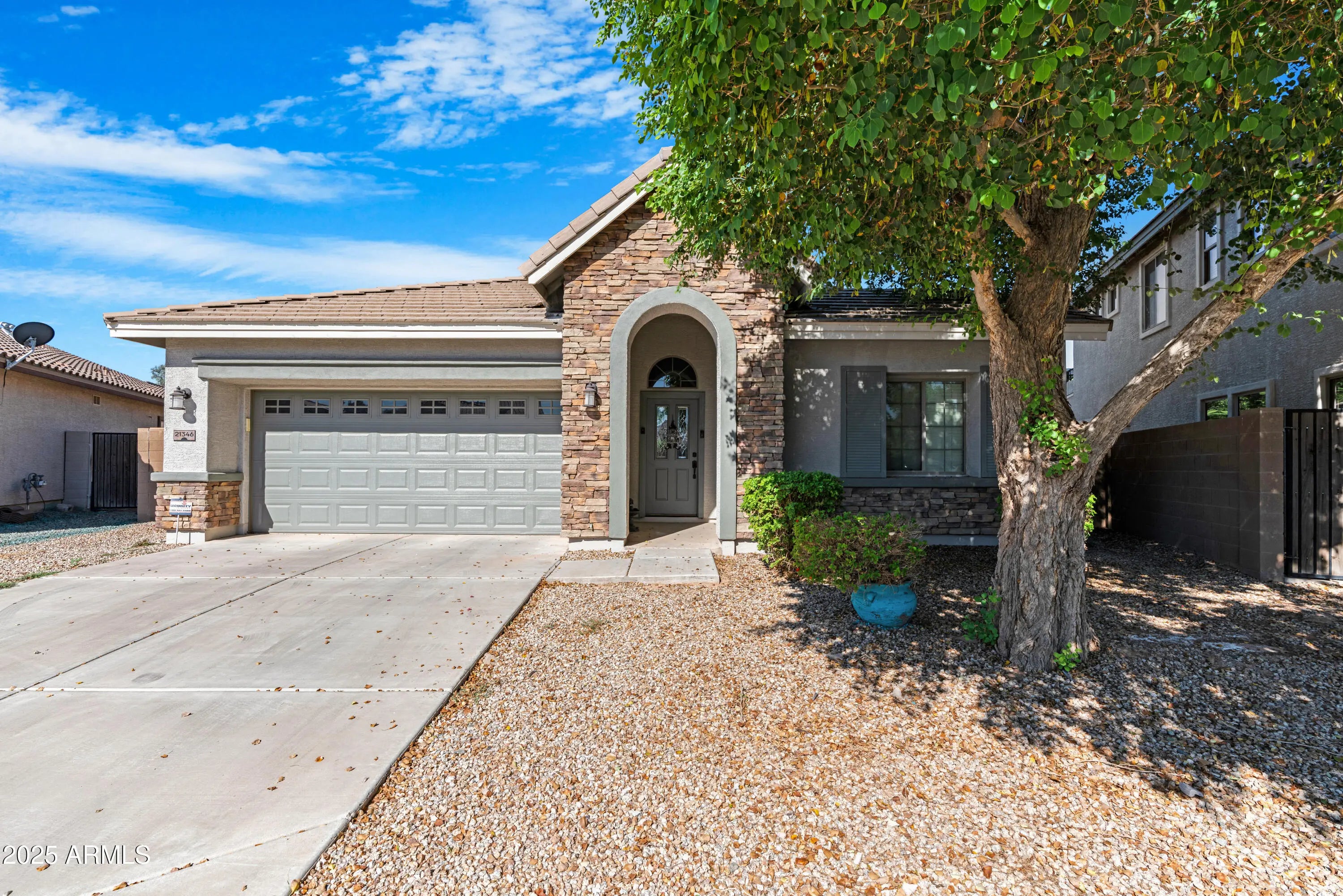 Photo of Listing #6923335