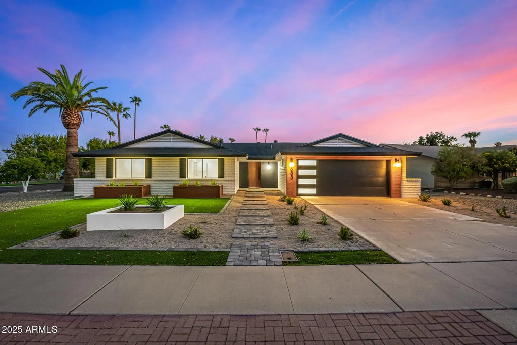 685 E Palm Street, Litchfield Park