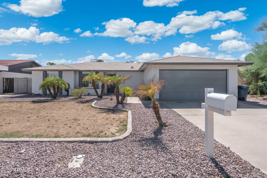 915 W Loughlin Drive, Chandler