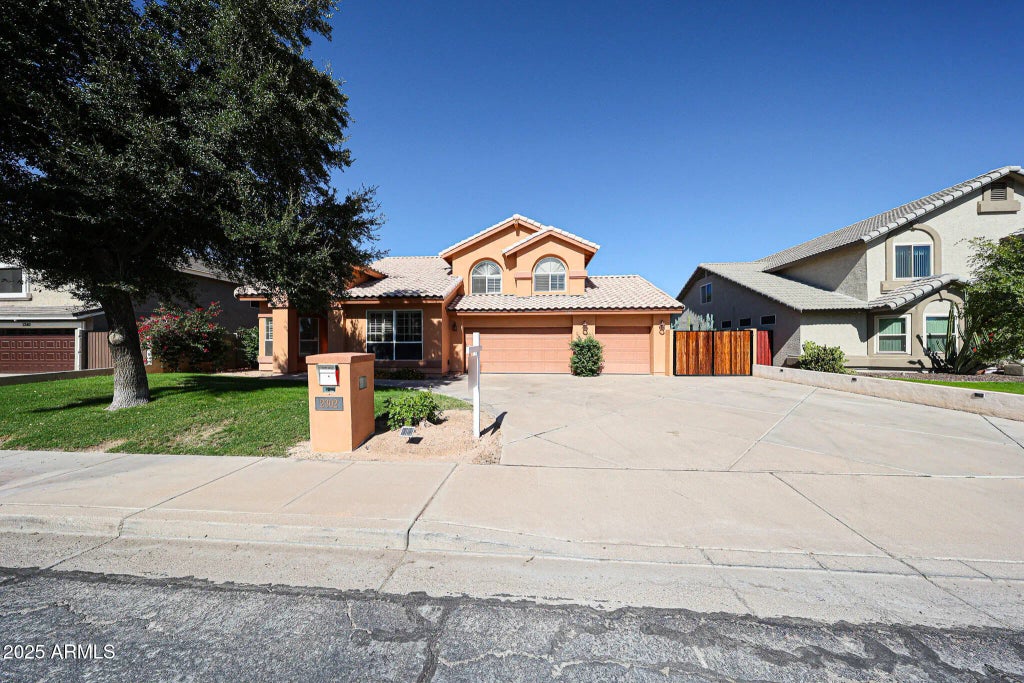 2302 E Northridge Street, Mesa