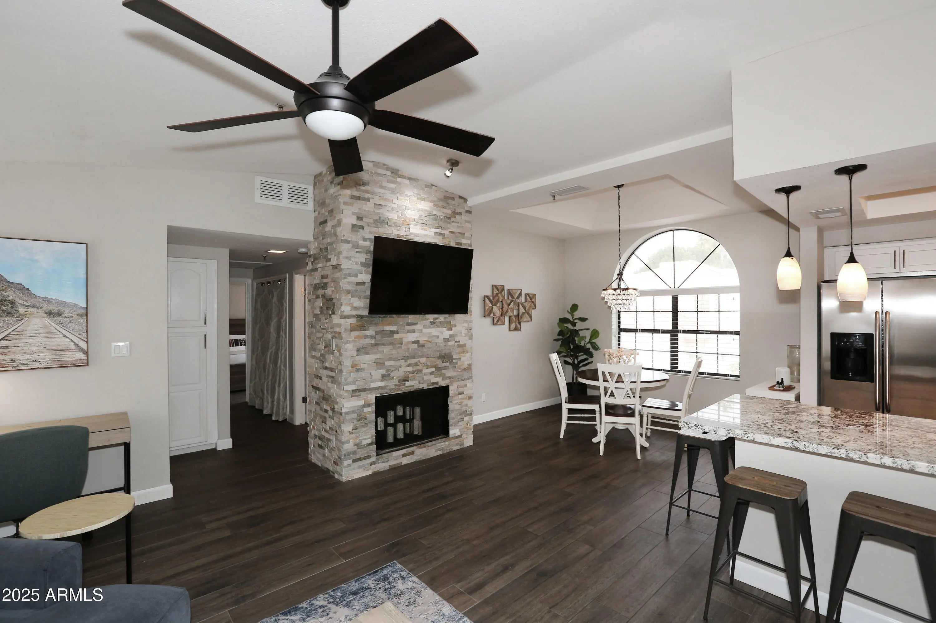 Photo of Listing #6926437