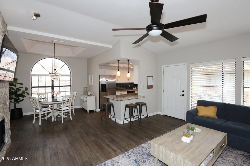 8300 E Via De Ventura -- (unit 2024), Scottsdale