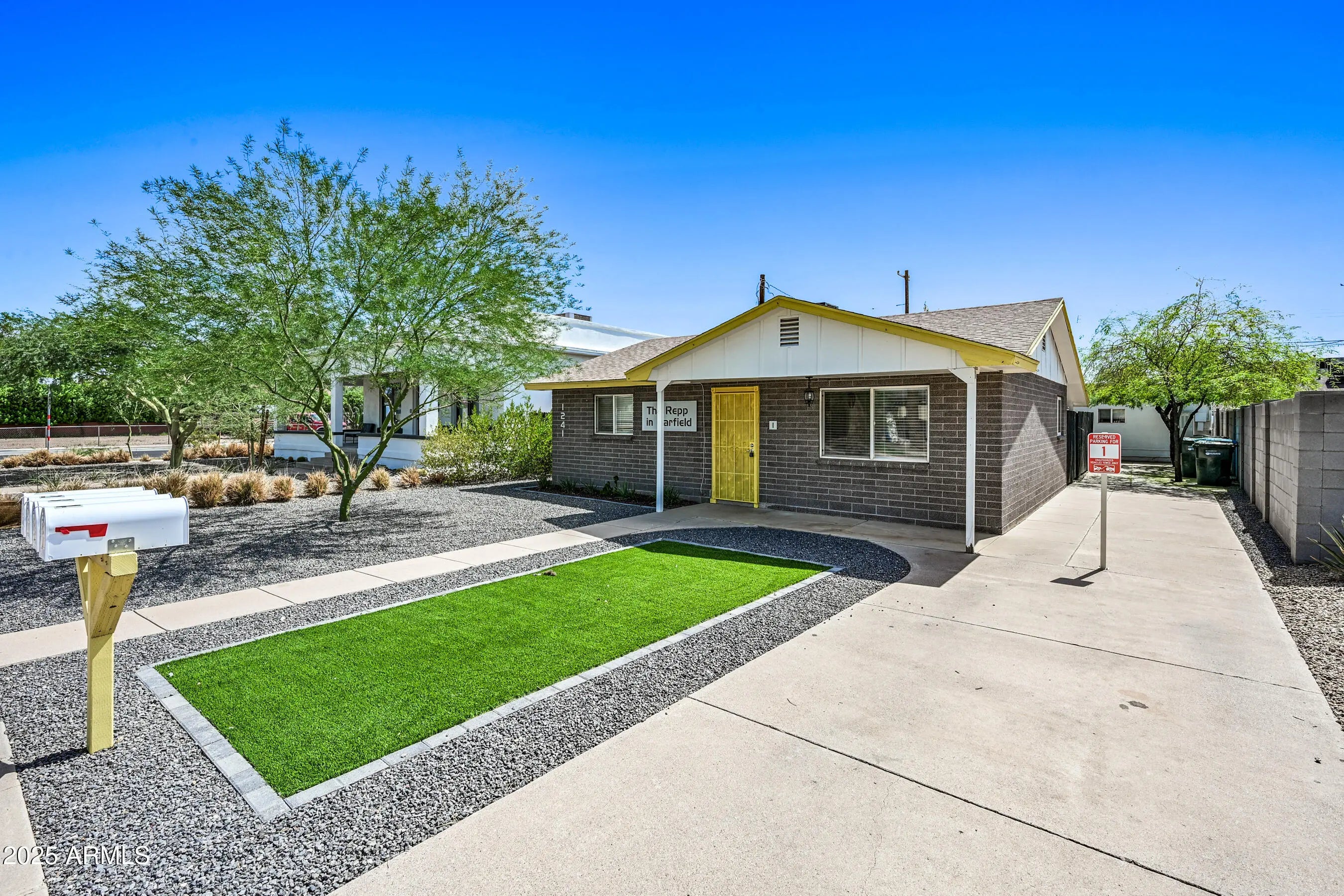 Photo of Listing #6923769