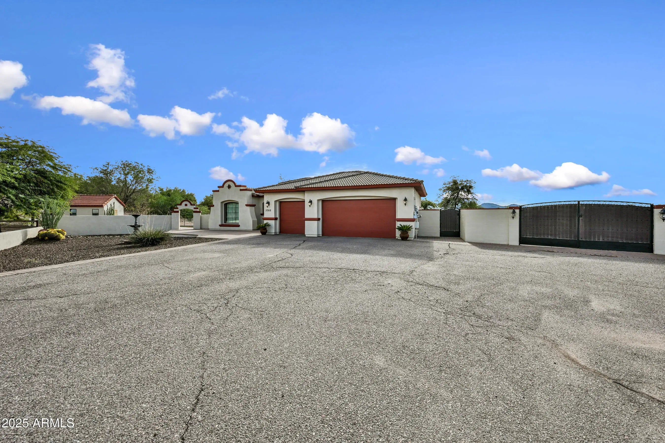 Photo of Listing #6932871