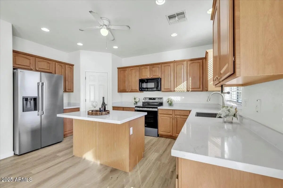 Photo of Listing #6923851