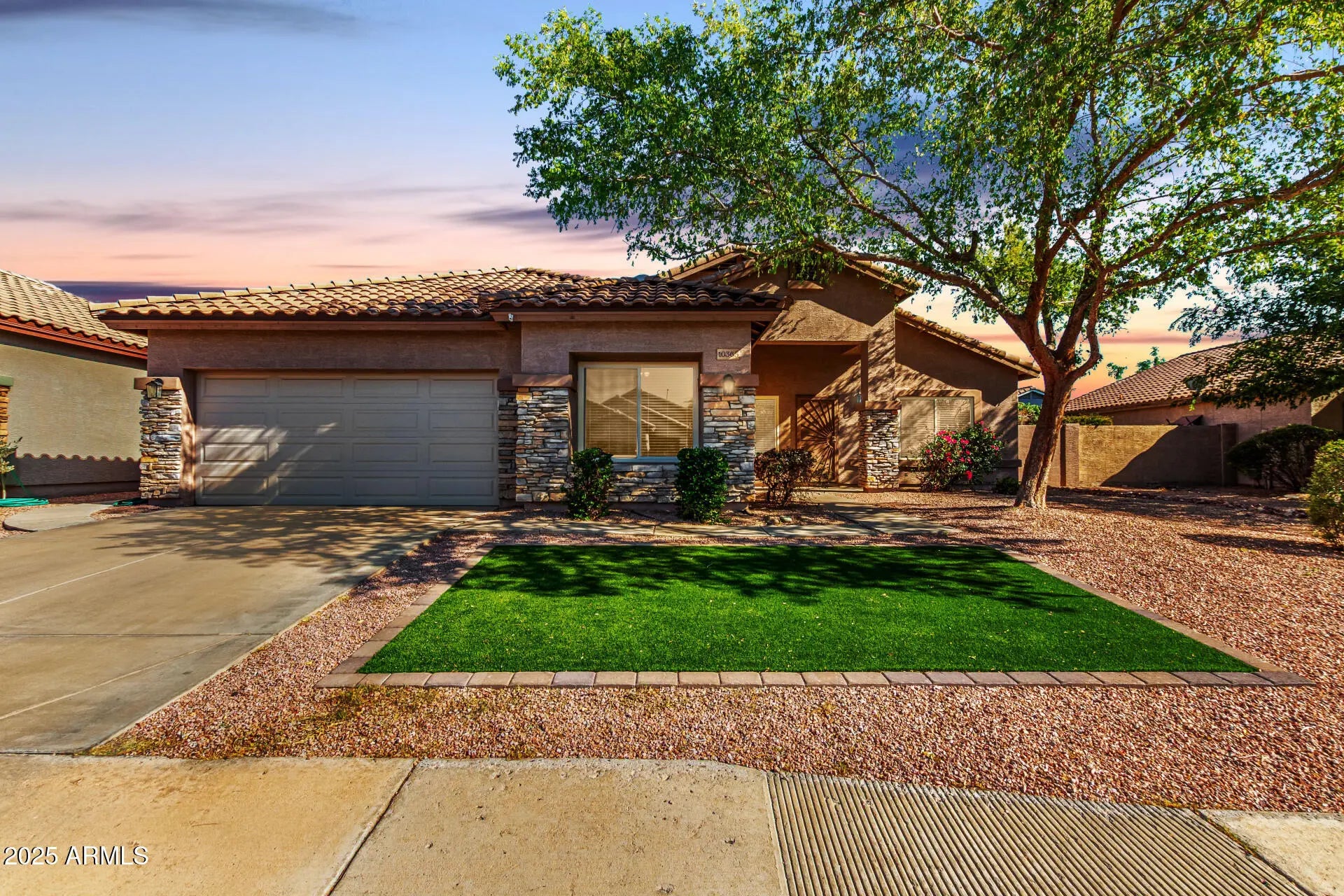 Photo of Listing #6924300