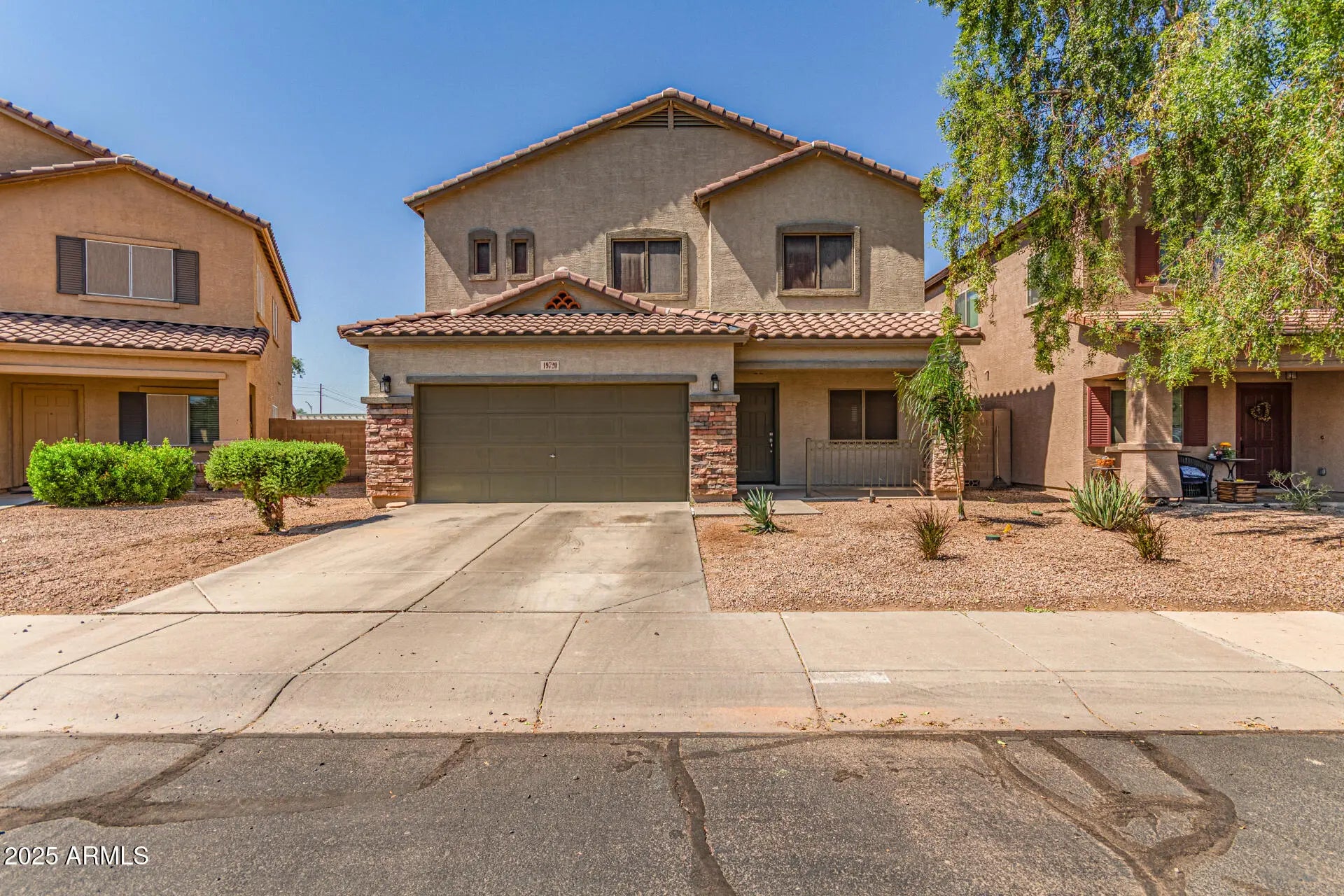 Photo of Listing #6924045