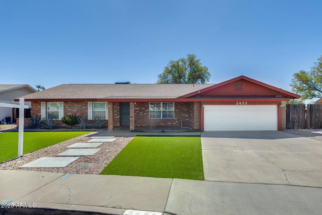 2433 E Enrose Street, Mesa