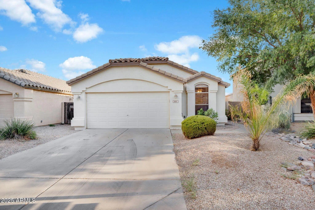 841 E Lovegrass Drive, San Tan Valley