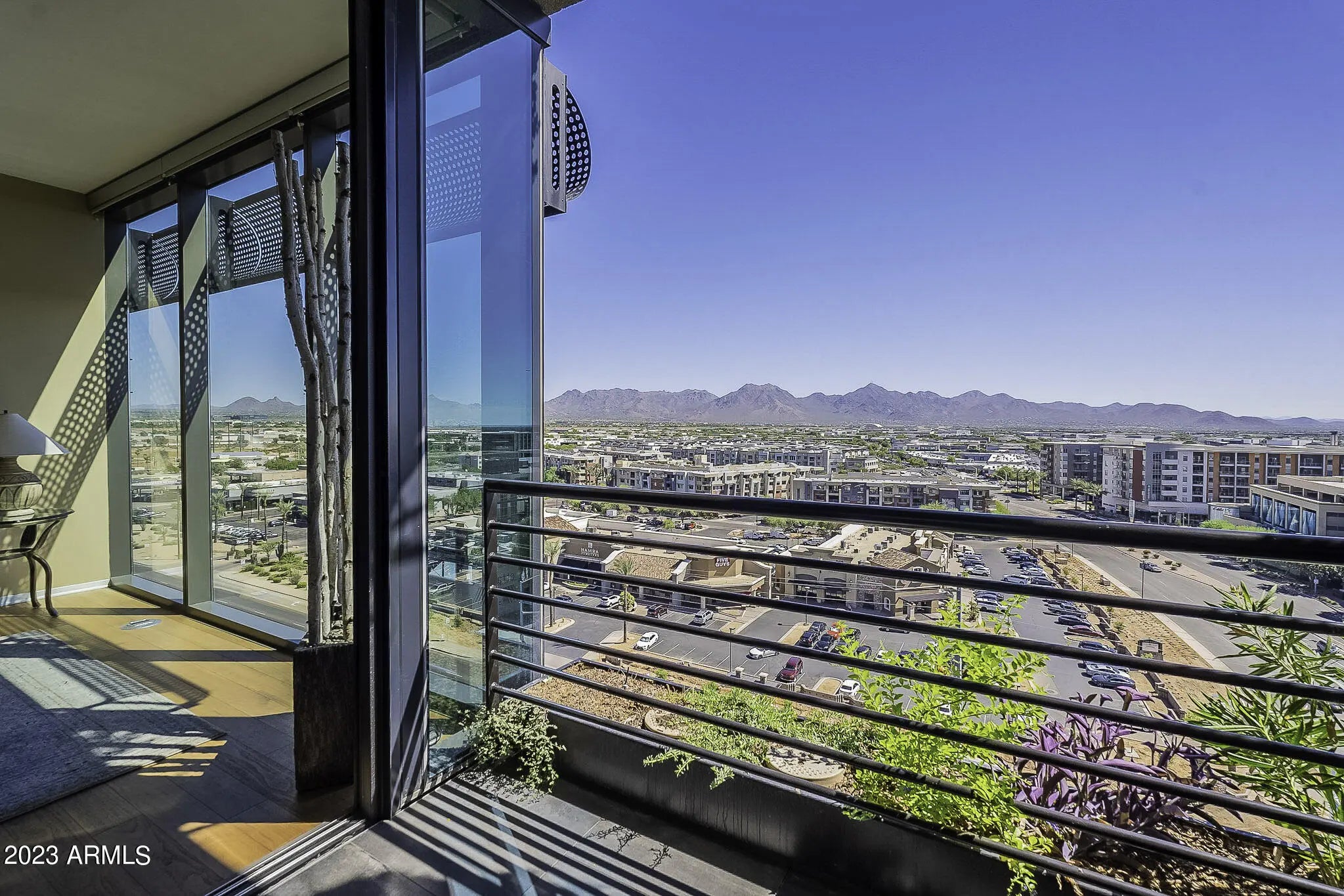 Photo of Listing #6927289