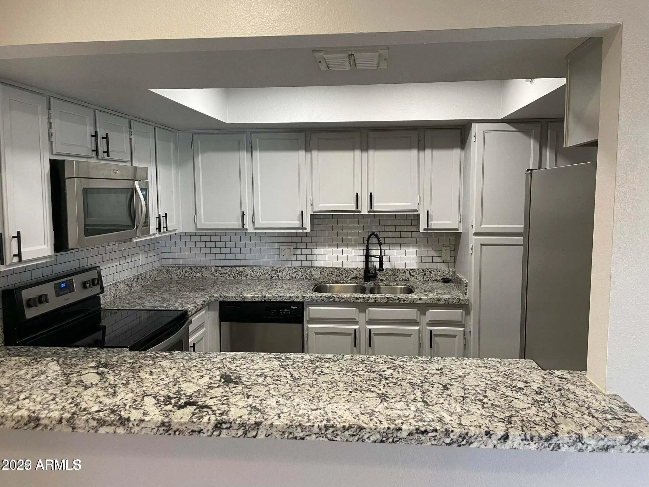 Photo of Listing #6924055