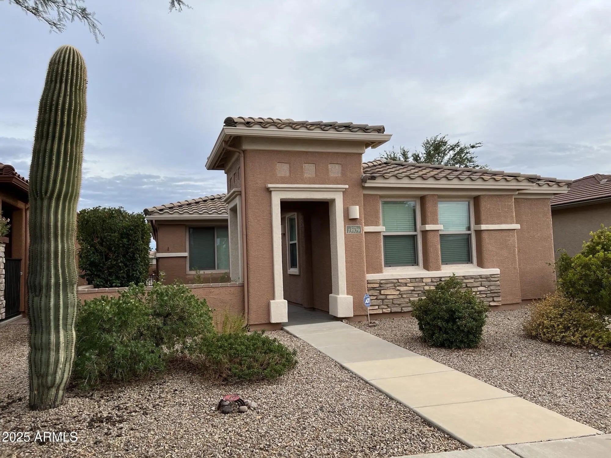 Photo of Listing #6924112