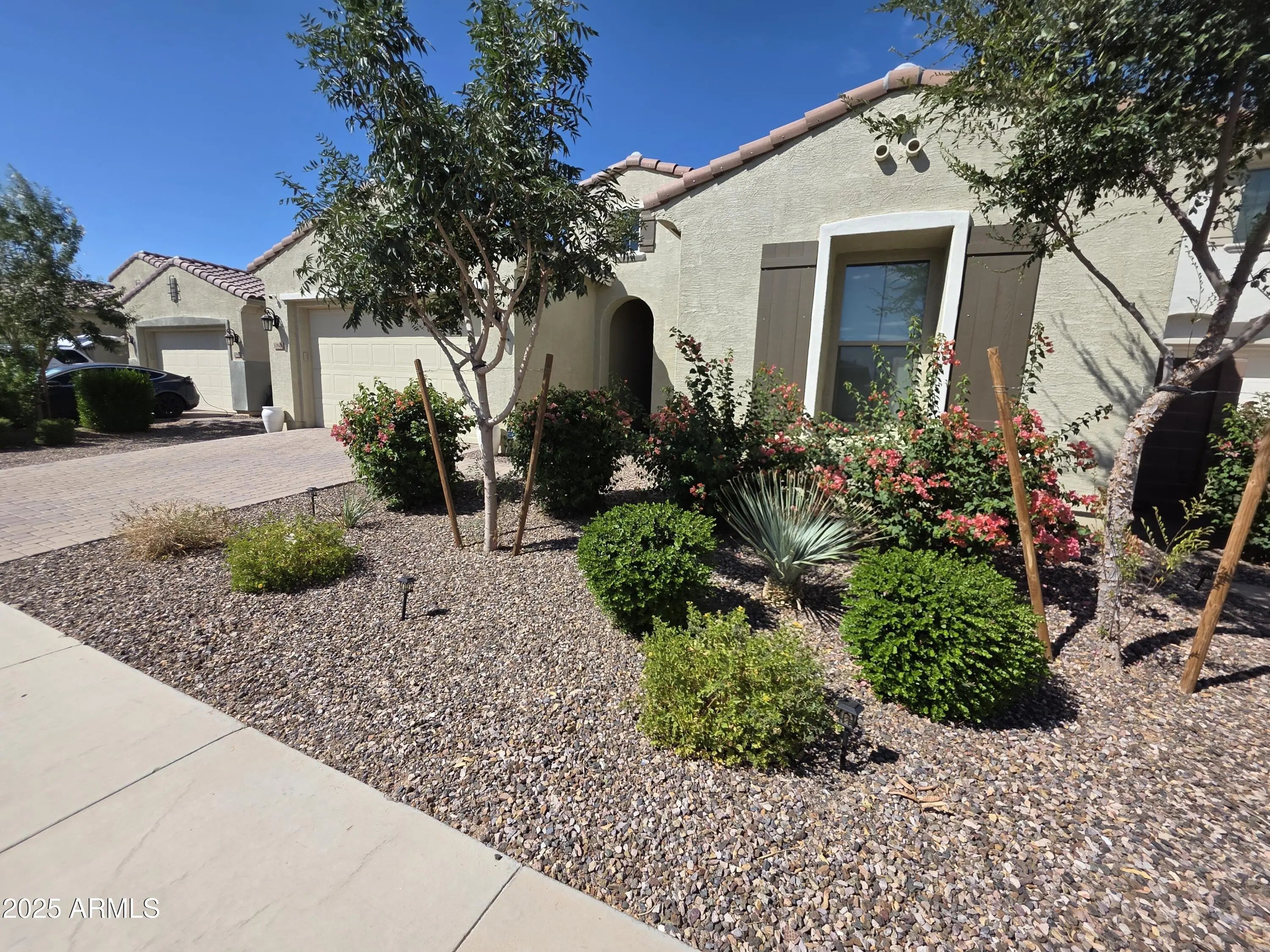 Photo of Listing #6925917