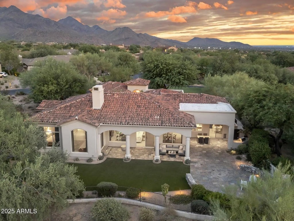 9290 E Thompson Peak Parkway (unit 142), Scottsdale