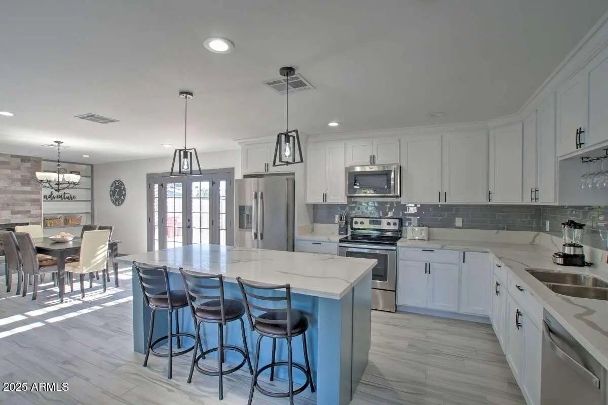 Photo of Listing #6924928