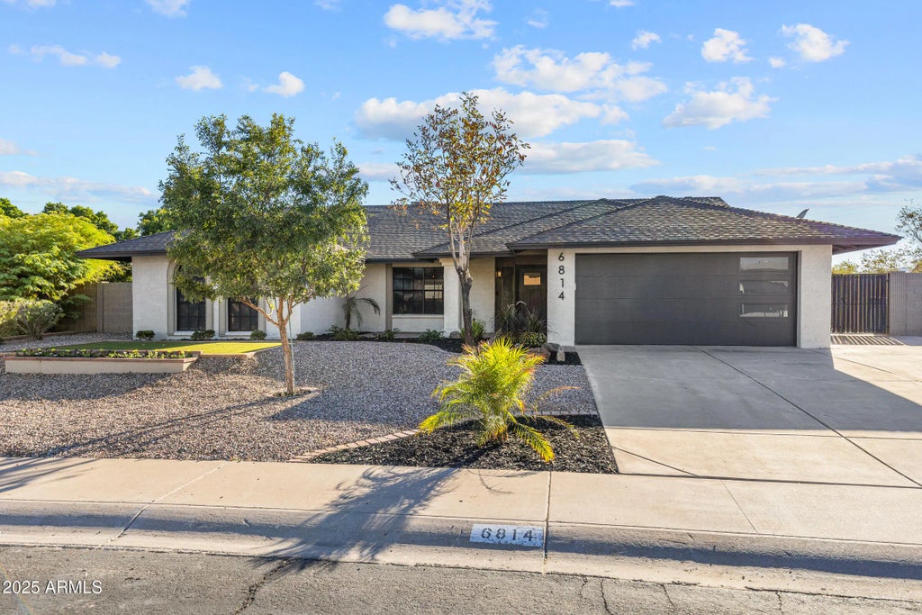 6814 S Carney Avenue, Tempe