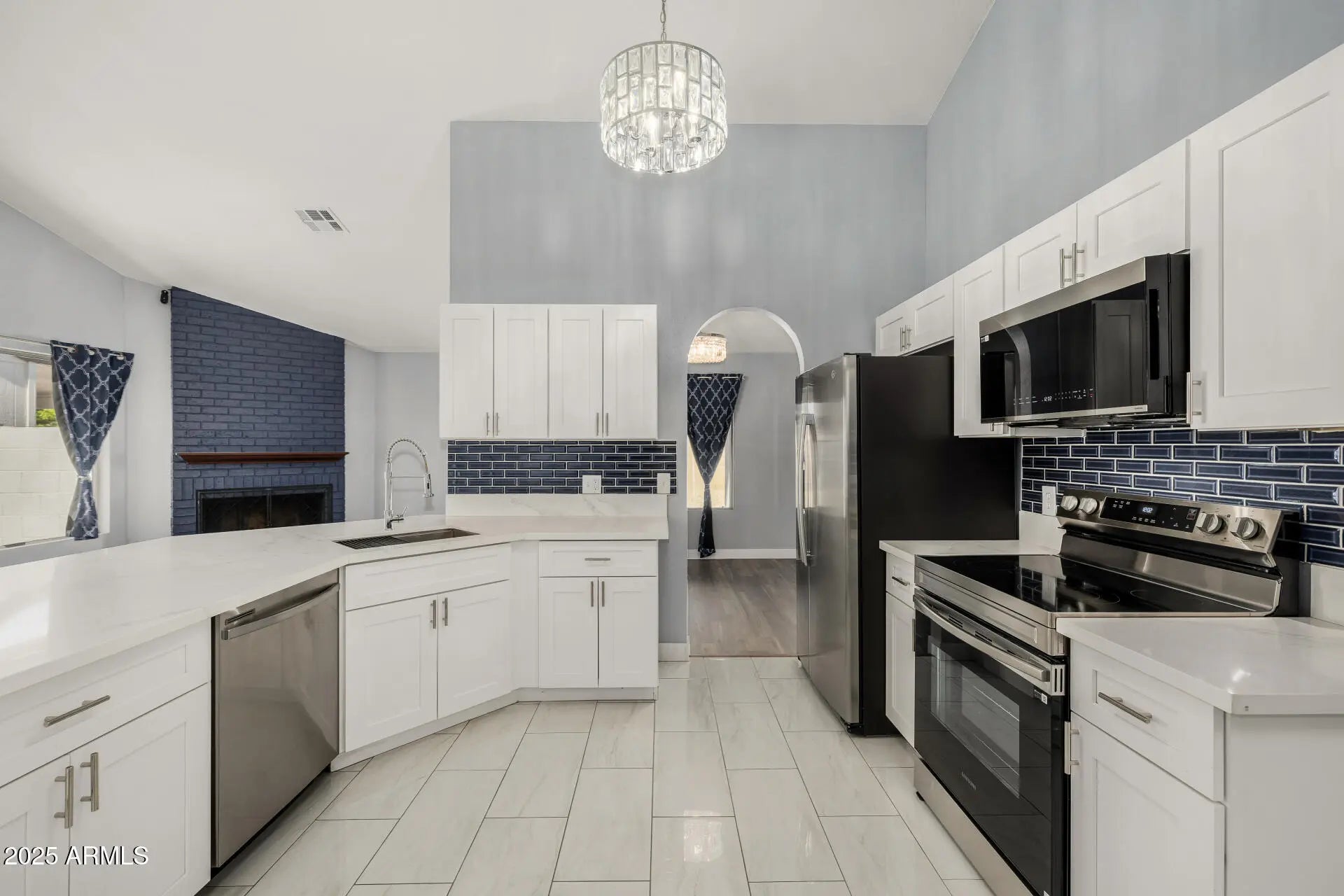 Photo of Listing #6924786