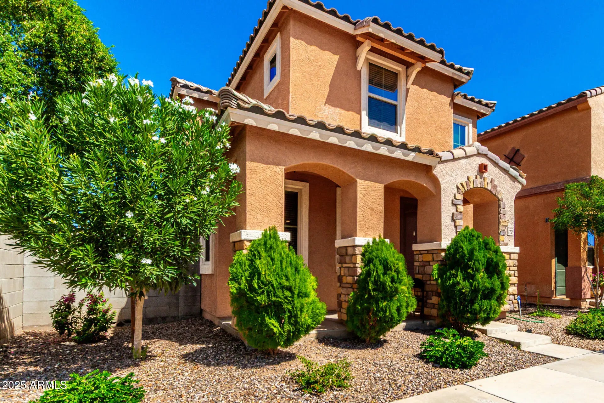 Photo of Listing #6924434