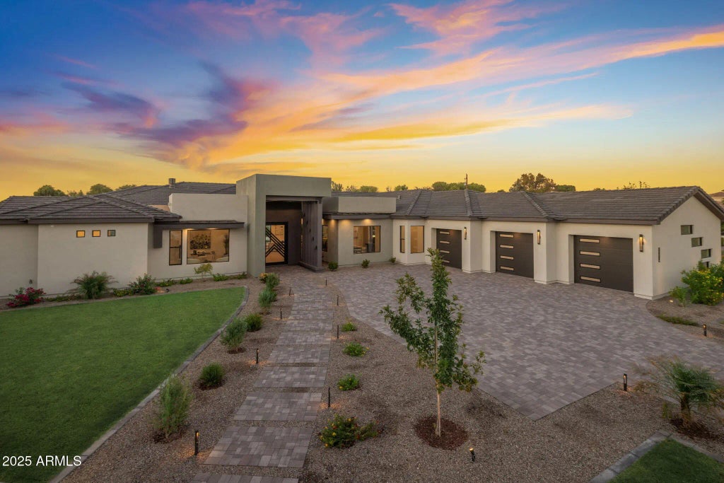 3374 E Aquarius Court, Chandler