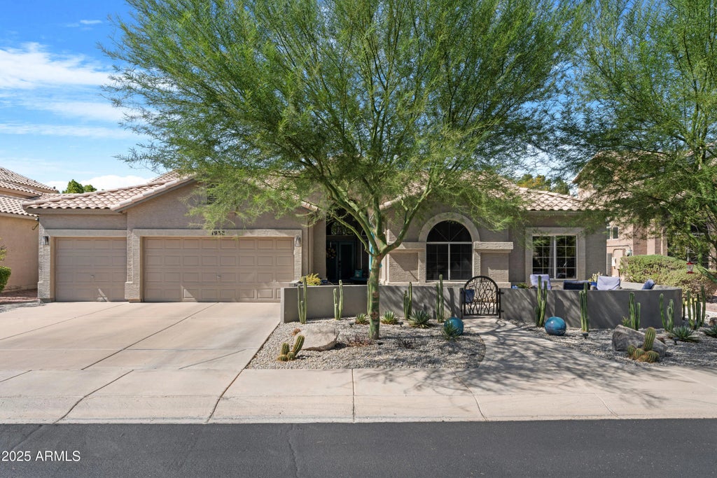 1938 E Brentrup Drive, Tempe