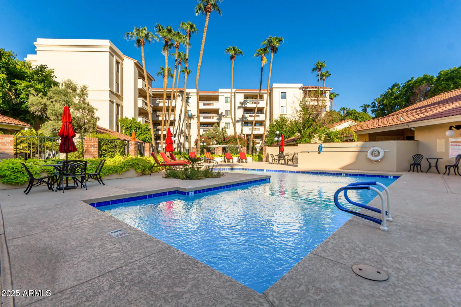 Photo of Listing #6924573