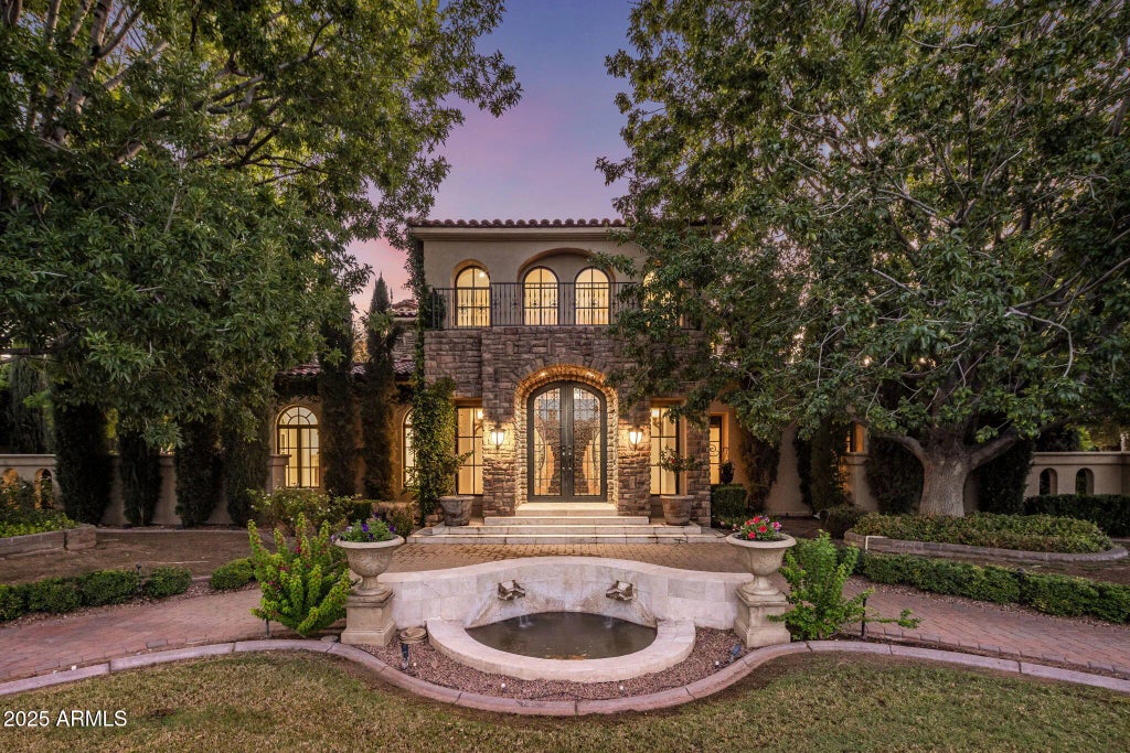 9547 N 55th Street, Paradise Valley