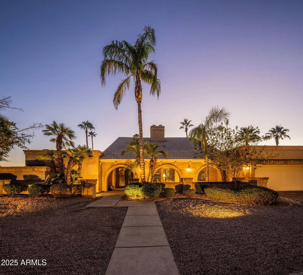 5555 E Turquoise Avenue, Paradise Valley