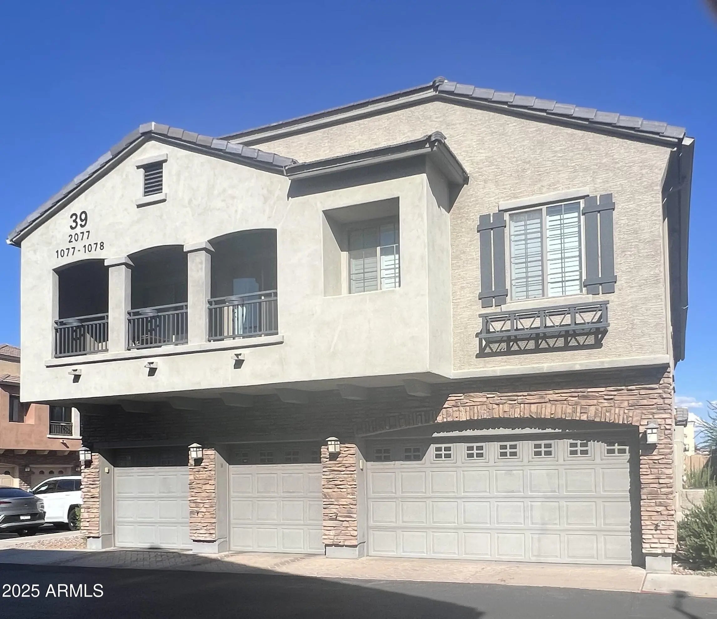 Photo of Listing #6924702