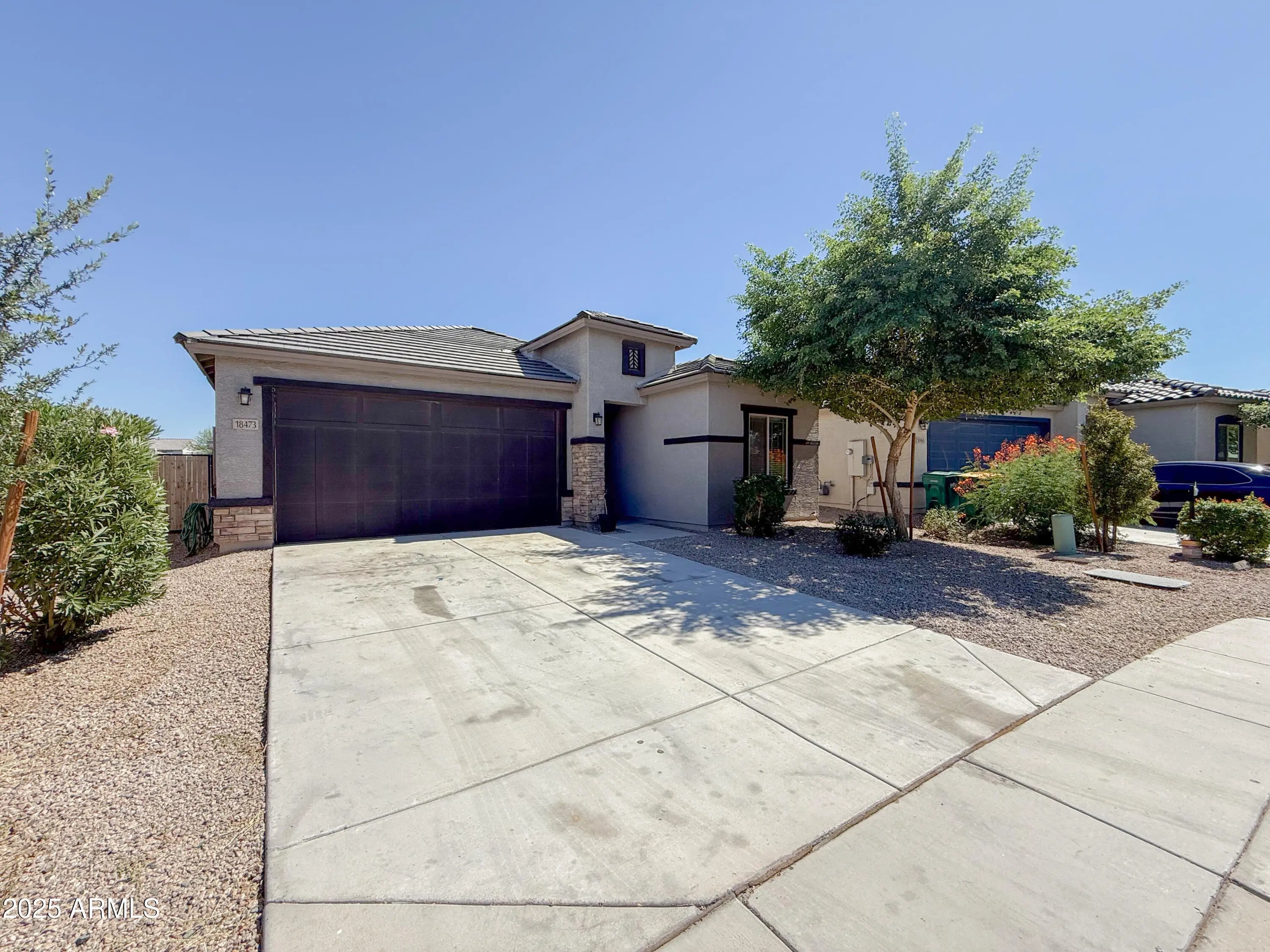 Photo of Listing #6924878