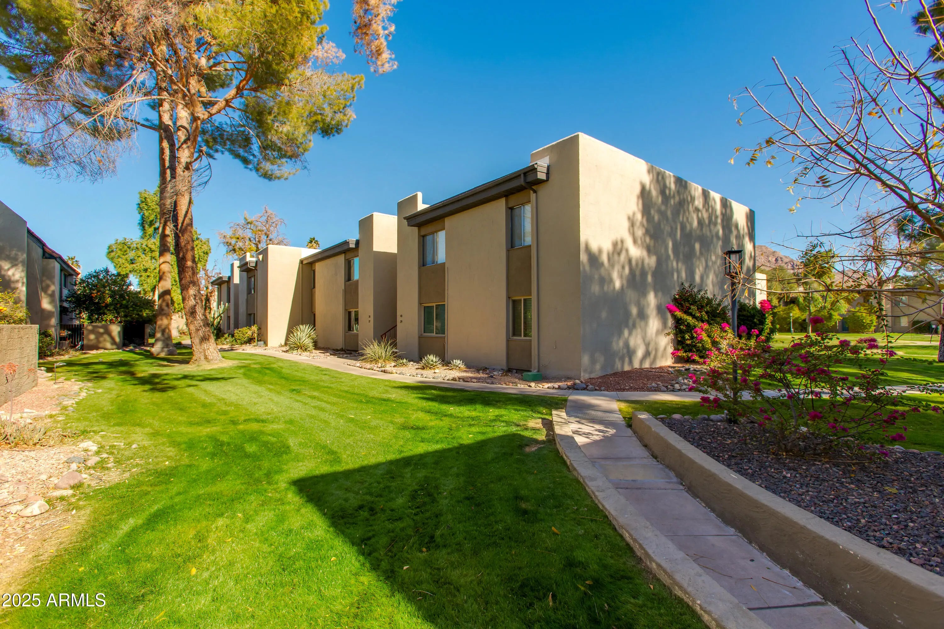 Photo of Listing #6924938