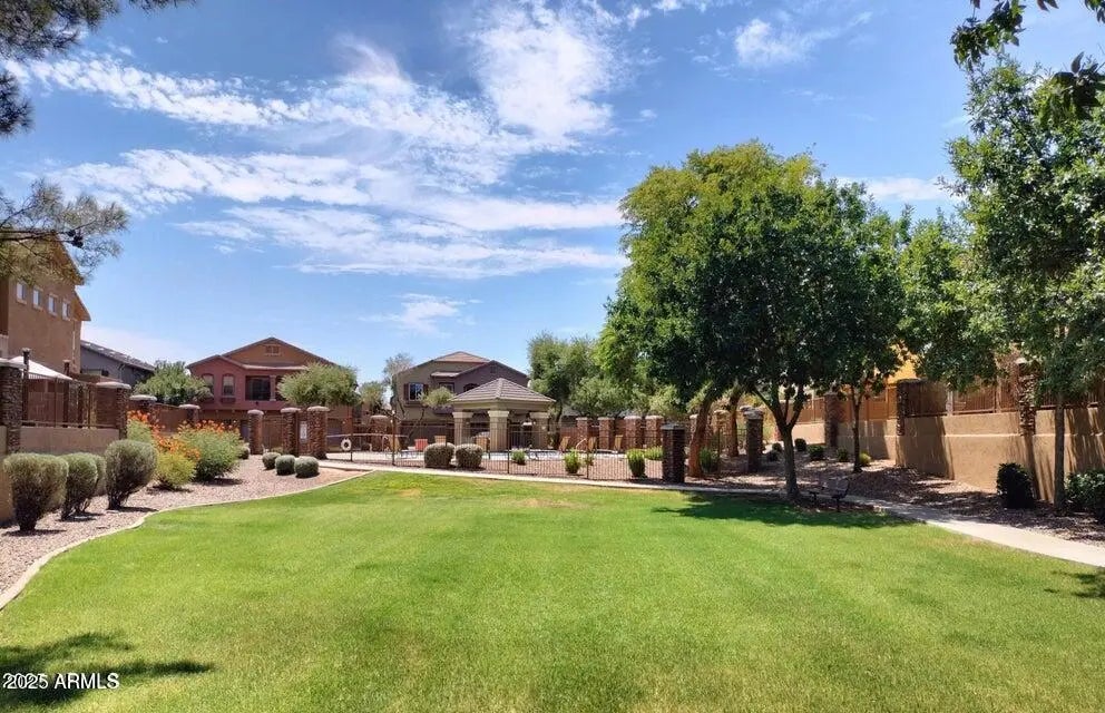 Photo of Listing #6924924