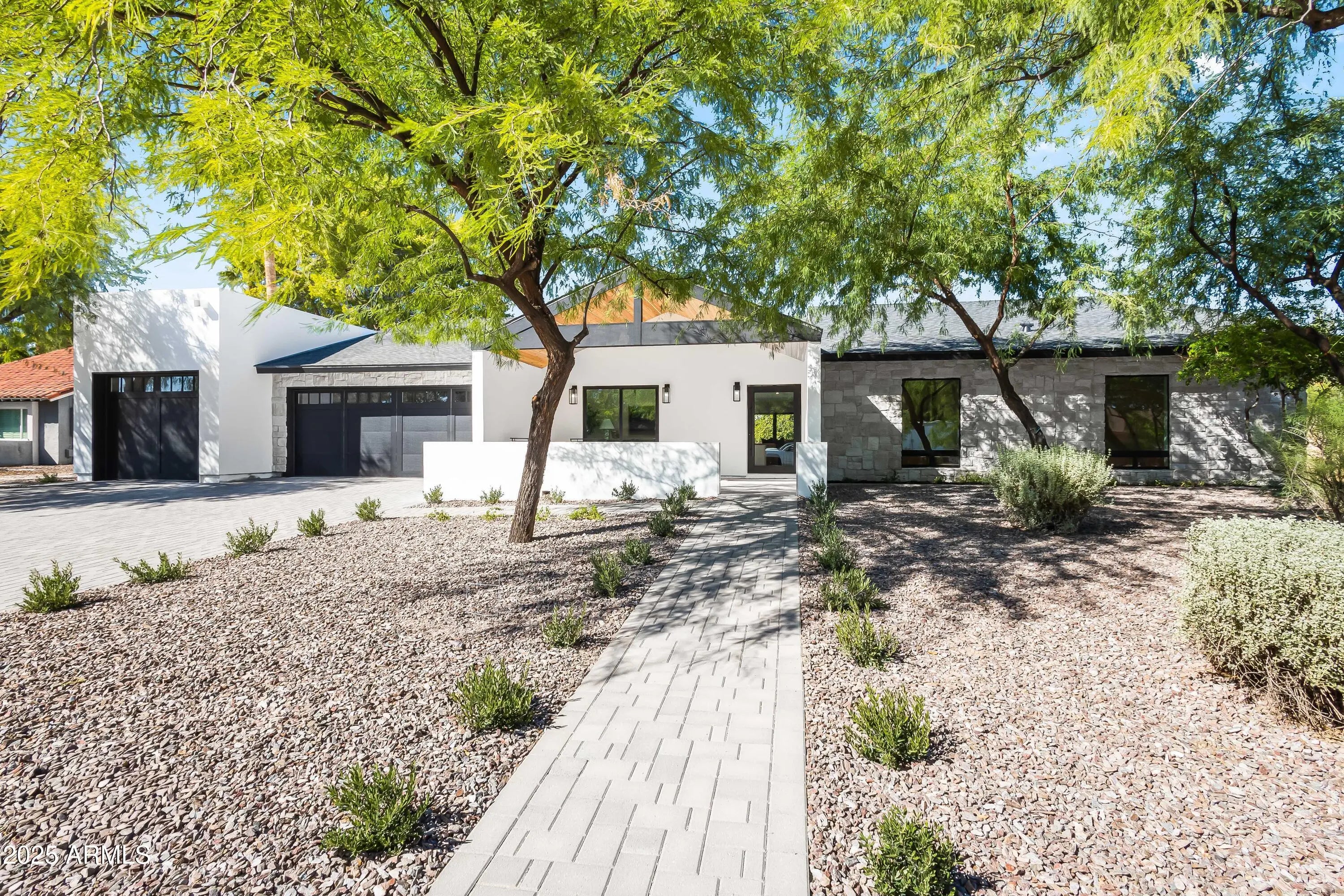 Photo of Listing #6925719