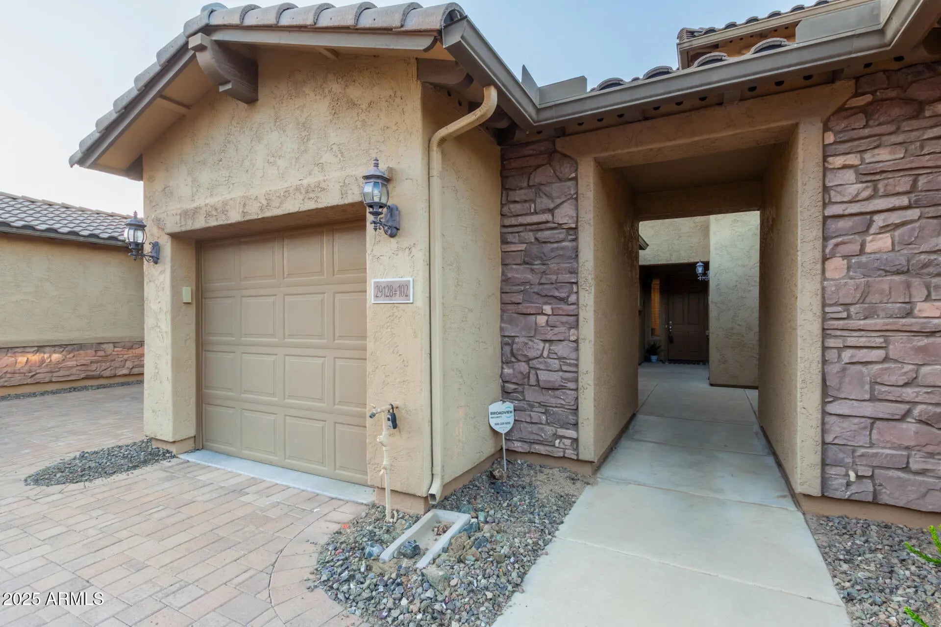 Photo of Listing #6925691