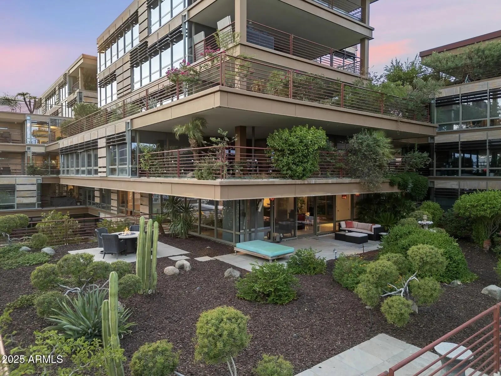 Photo of Listing #6925596