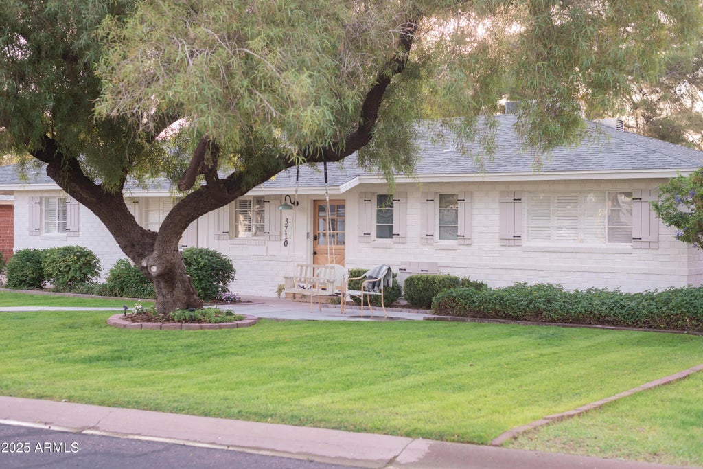 3710 N 48th Place, Phoenix