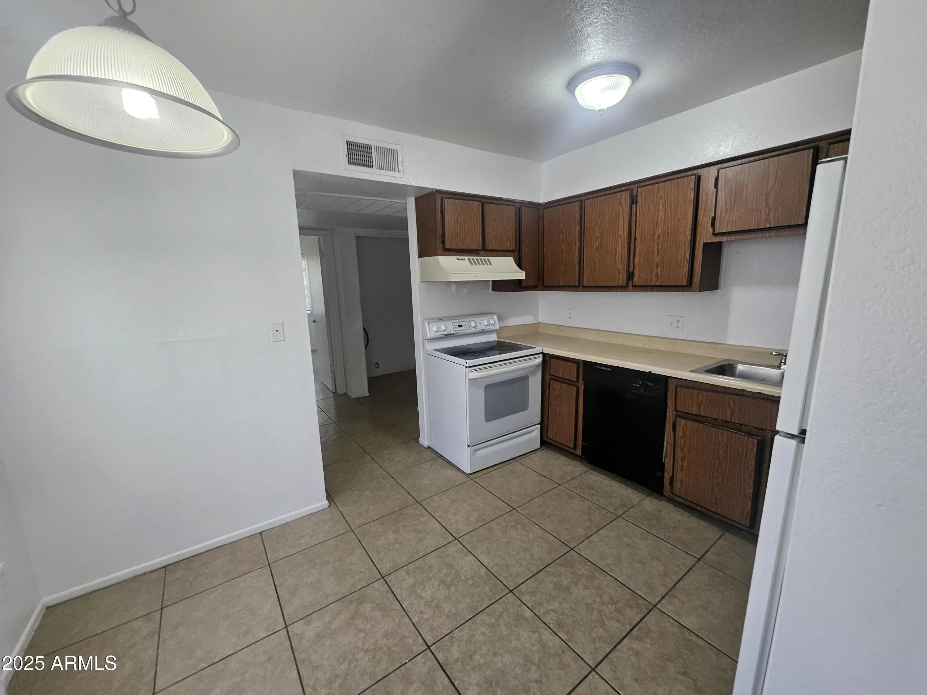 Photo of Listing #6925416