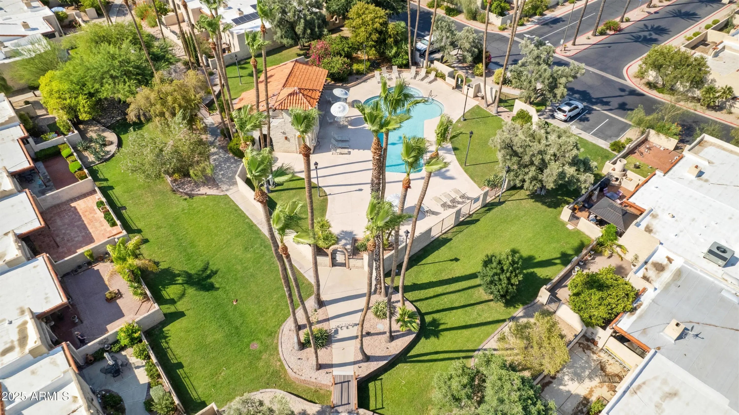 Photo of Listing #6928375