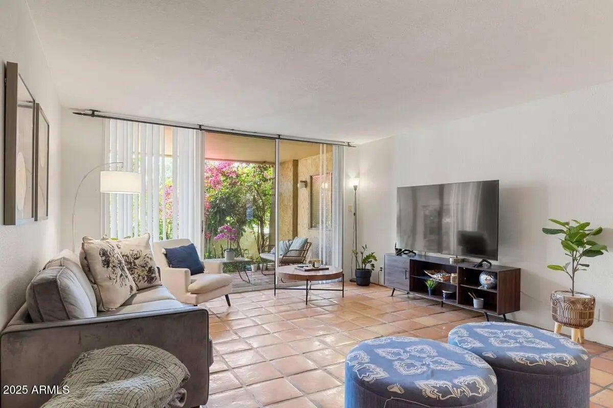 Photo of Listing #6926124