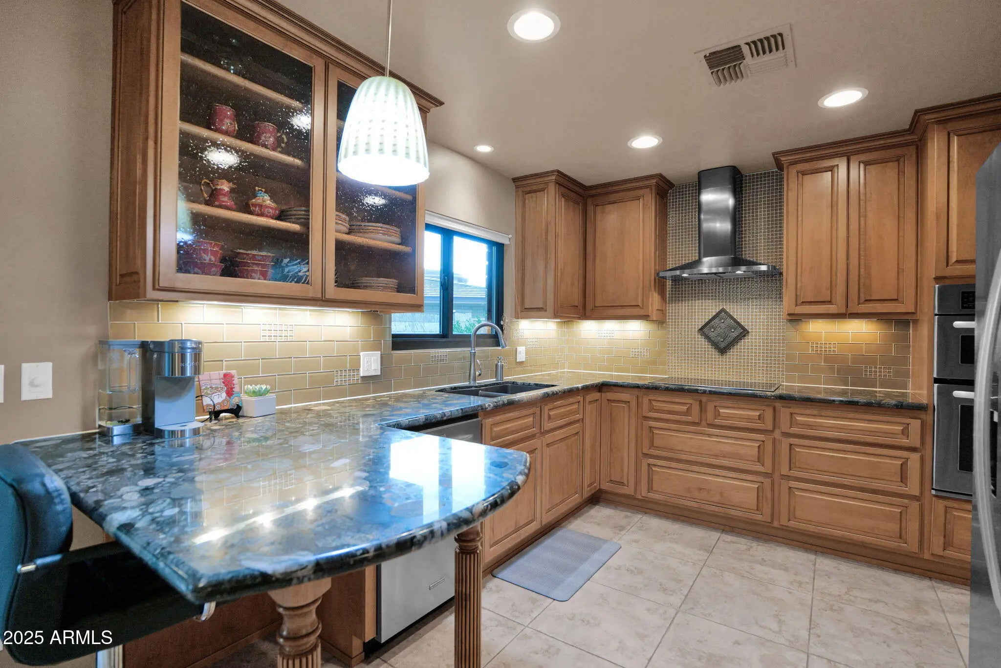 Photo of Listing #6925893