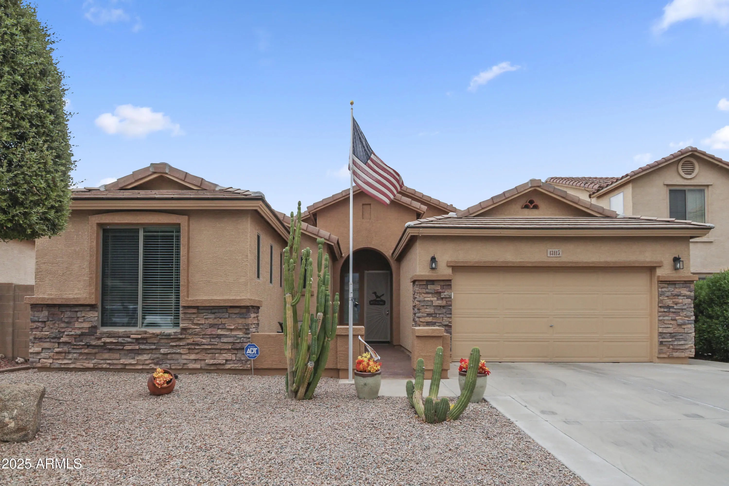 Photo of Listing #6925824