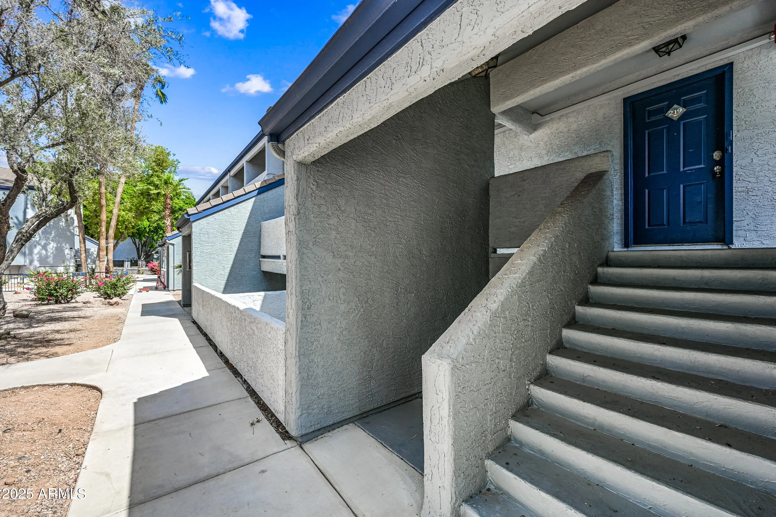 Photo of Listing #6925850