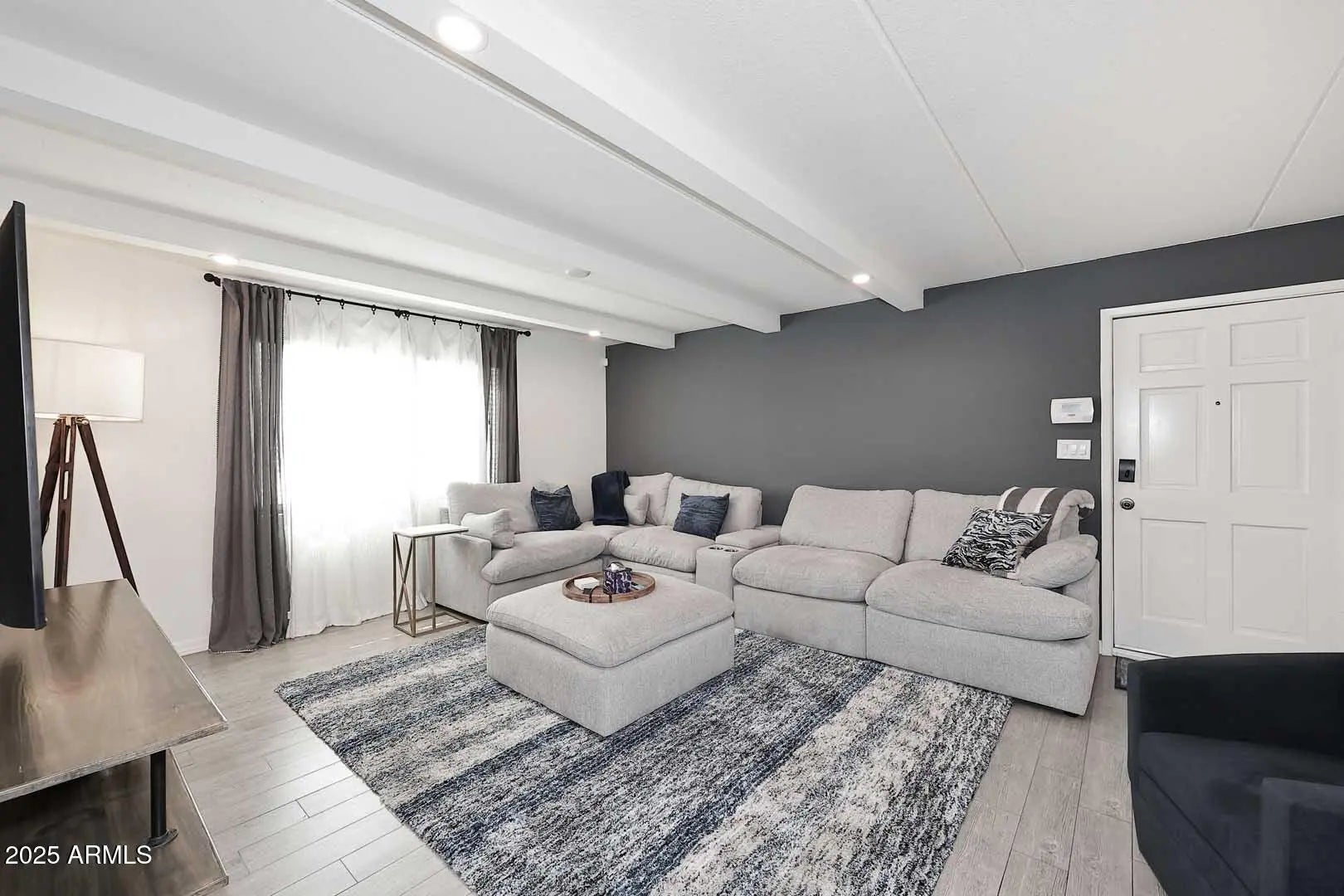 Photo of Listing #6926298