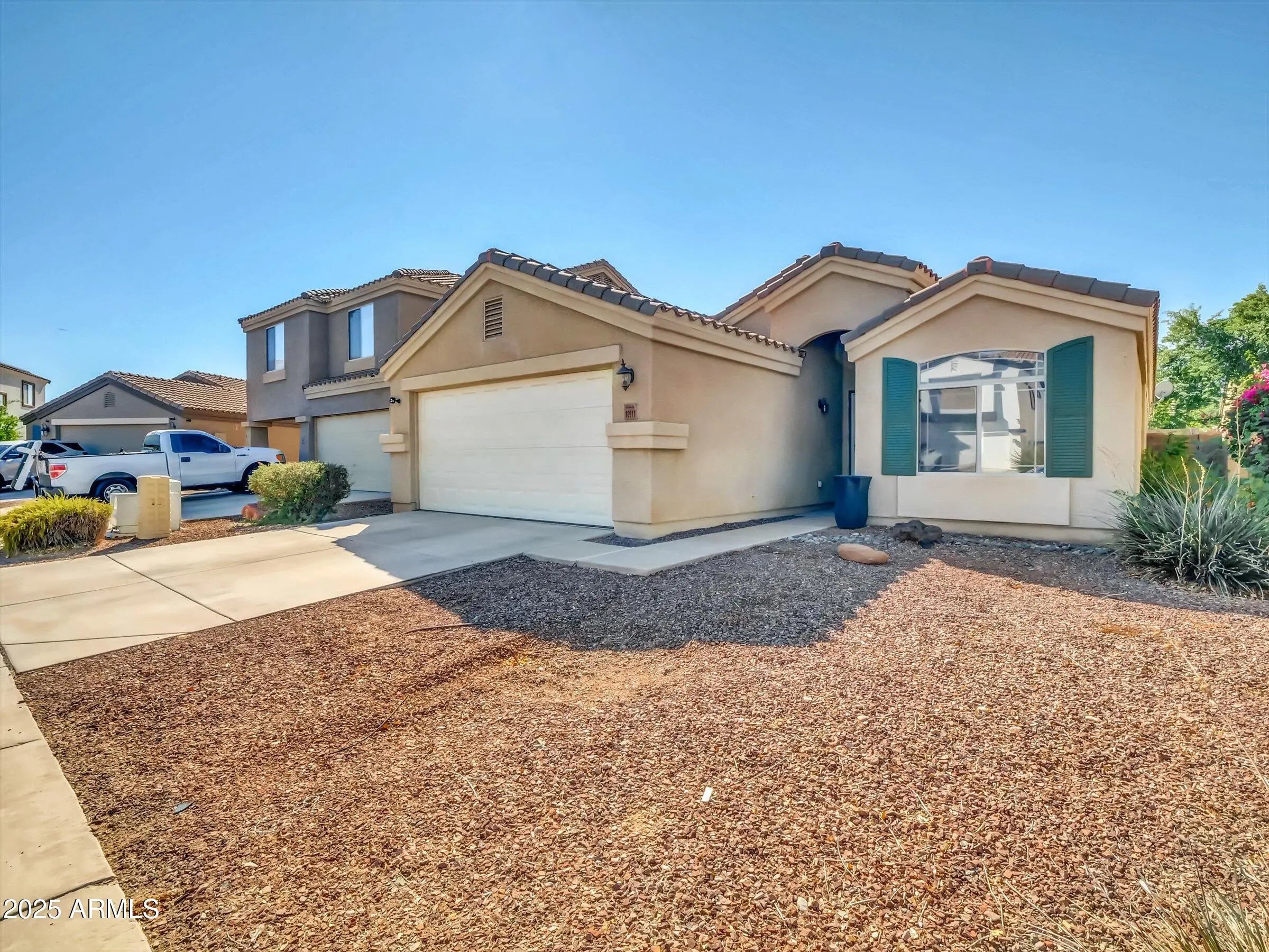 Photo of Listing #6926056