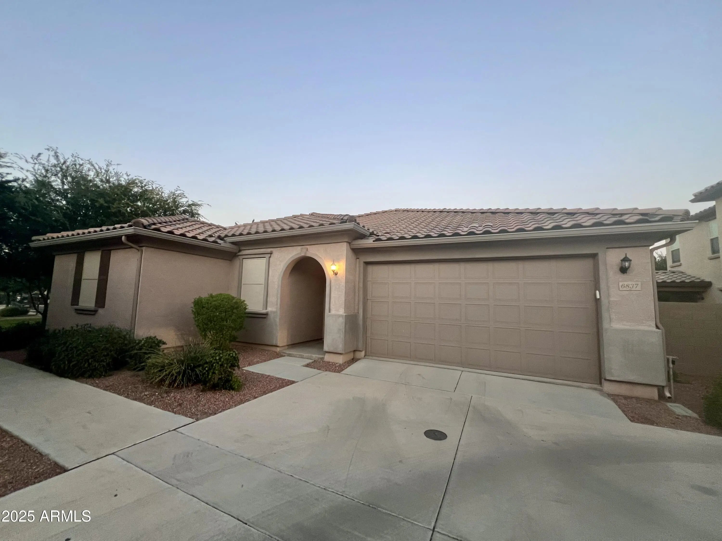 Photo of Listing #6926095