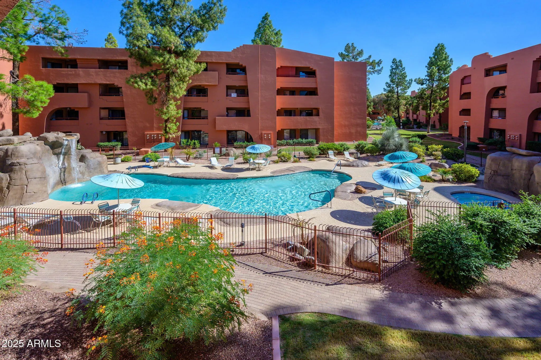 Photo of Listing #6927938