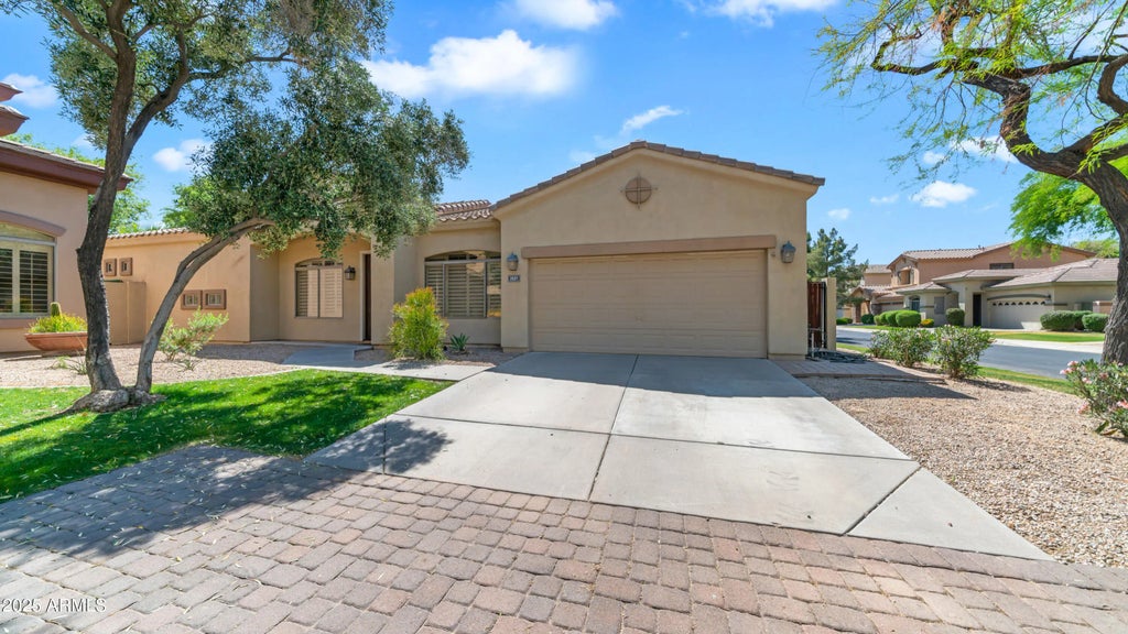 2031 W Periwinkle Way, Chandler