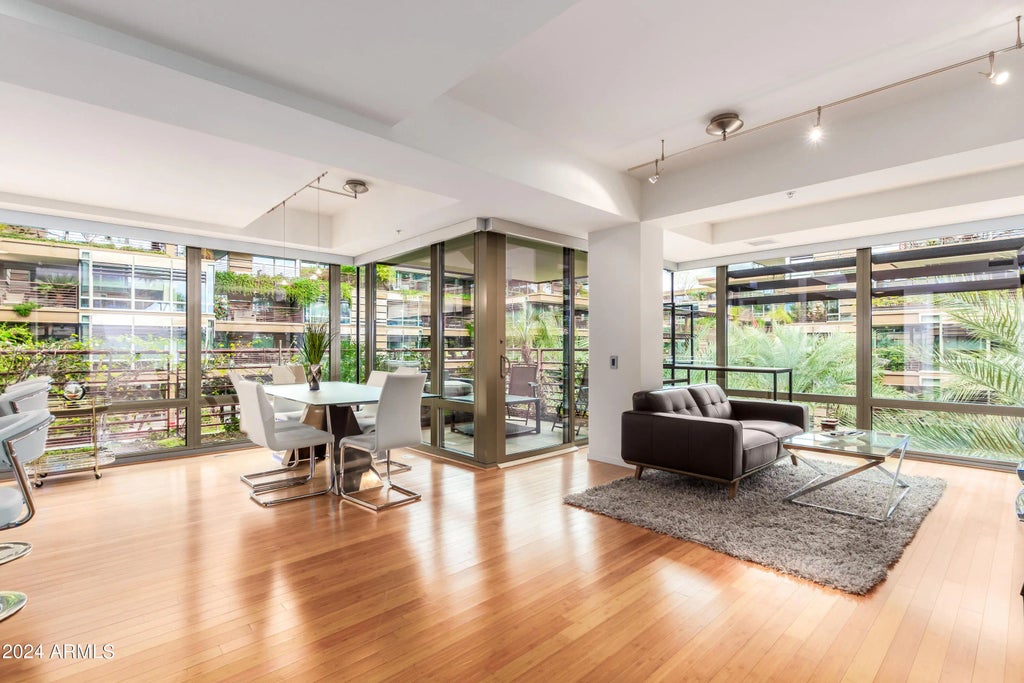 7137 E Rancho Vista Drive (unit 4005), Scottsdale